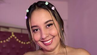 AbellaRayder private cam room thumbnail