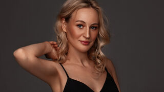 Abey Amaze MILF adult cam preview