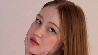 Addie Runk natural blonde cam girl