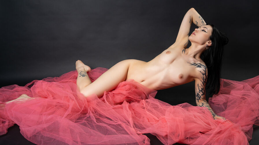AdelineValentine online model chat profile image