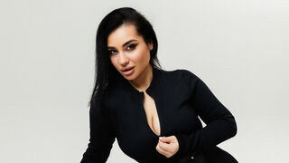Adriana Tores natural beauty cam