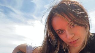 Agata Milk live hairy cam