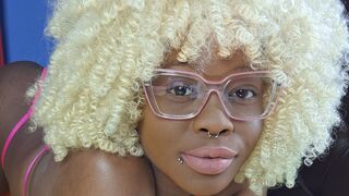 AkeliaHampson adult cam model thumbnail