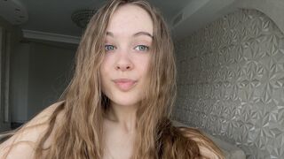 AlbertaClem webcam model chat thumbnail