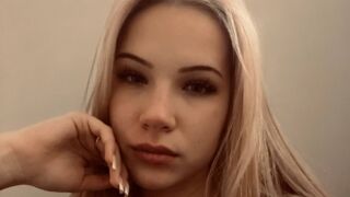 AletaKunde adult cam model thumbnail