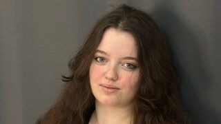 Alethea Sarne bedroom eyes webcam