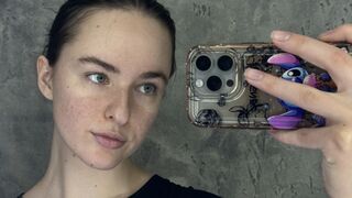 Alisa Freshly dark eyed webcam girl