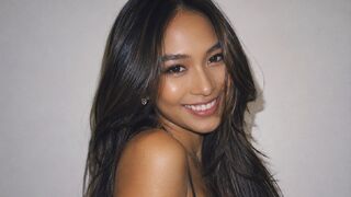 AlmarieSanchez live model chat thumbnail