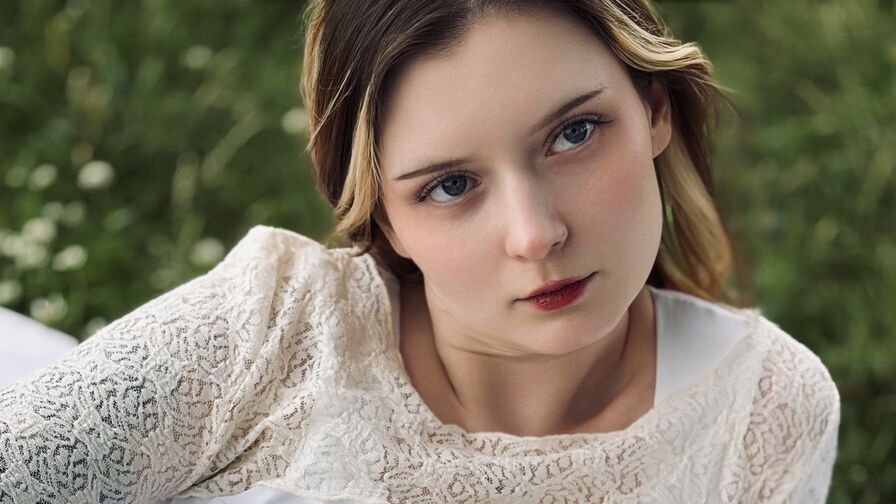AlyssFrost cam room profile profile image