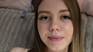 Amanda Lesly natural white cam girl