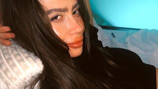 AmandaRiver cam room profile thumbnail