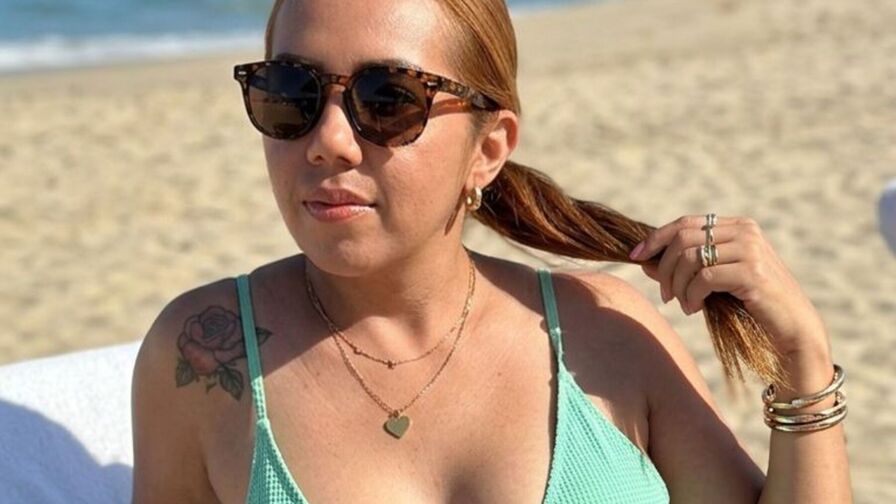 AmberDillucca adult model chat profile image