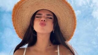 Amely Giraldo dark eyed webcam girl