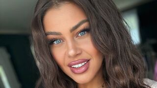 Amida Chris natural makeup blue eyes