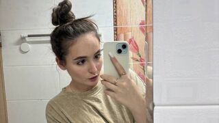 Amily Carter busty webcam model
