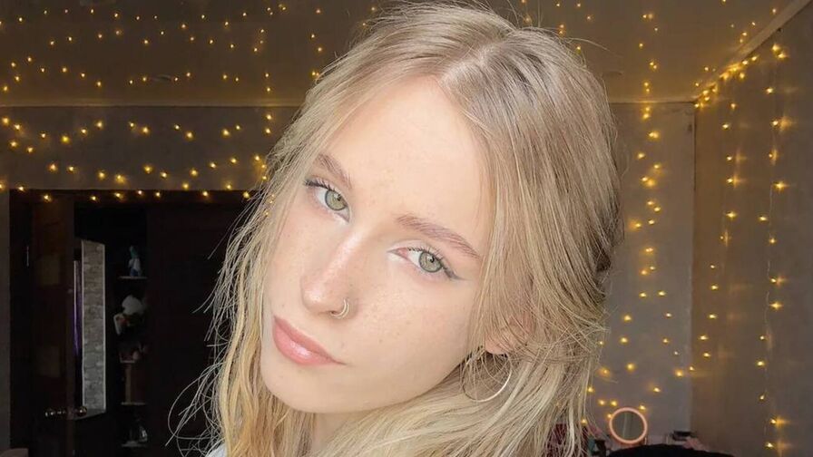 AmilySunray private chat room profile image