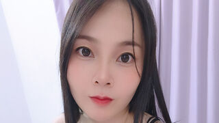 Amy Lishers Asian dark eyes webcam girl
