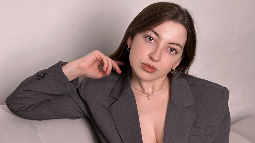 AnnMiers adult model chat profile image