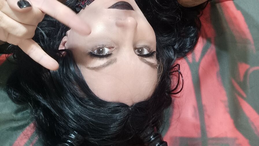 AnnRouge webcam model chat profile image