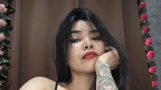 Anna Reynolds tattooed cam girl