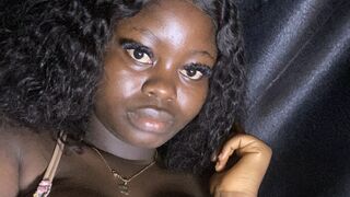 AnnaVivian adult webcam model thumbnail