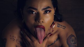 AnneRoa private model chat thumbnail