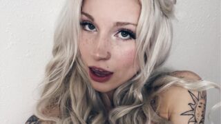 Annie Angel emerald eyes cam girl