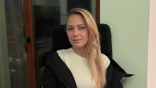 AnyaLior private cam room thumbnail