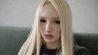 AriaBlanc webcam chat room thumbnail