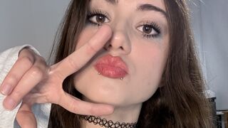 AriaLush webcam model chat thumbnail