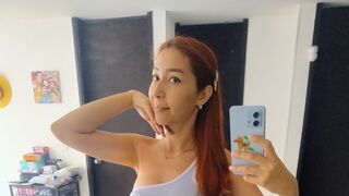 AriaRowan private chat room thumbnail