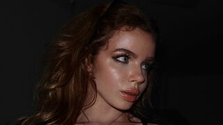 AsellaStars webcam show profile thumbnail