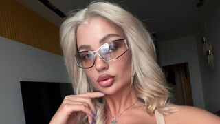 AshlyLush webcam model chat thumbnail