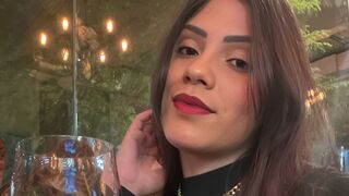 Atena Palmer live natural cam