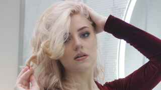 Ava Gill free live cam model