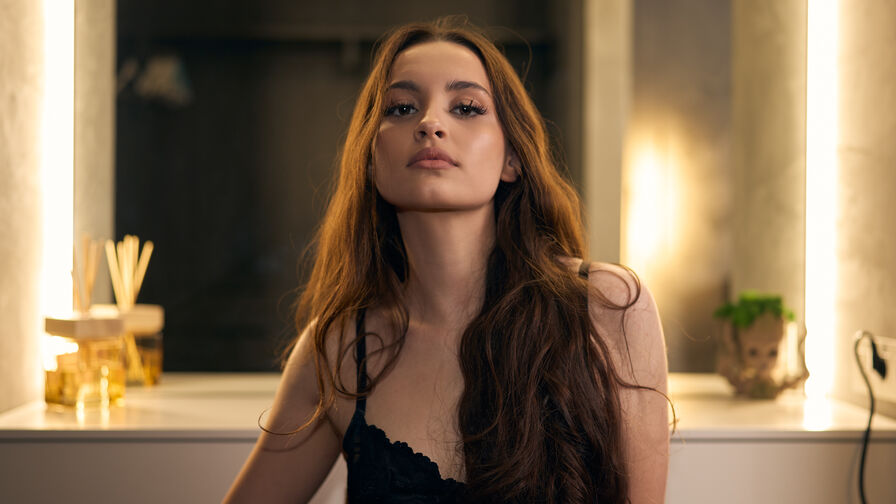 AvaLouis adult chat room profile image