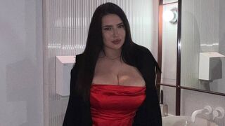 Bella Moreau 18+ teen webcam girl