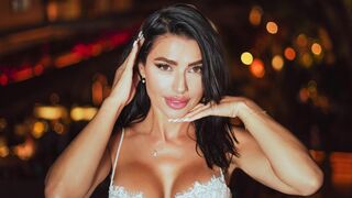 BiankaLeoness cam room profile thumbnail