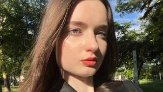 Britni Volland live nude cams thumbnail