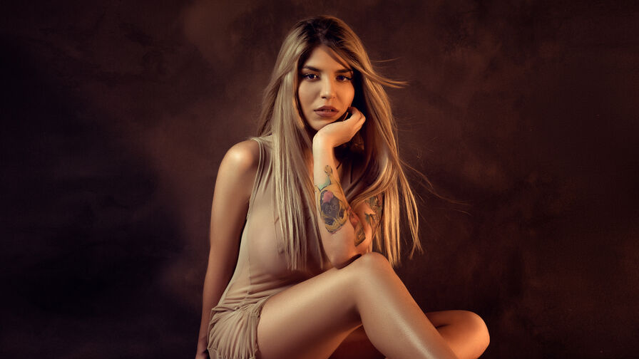 CarlyKnox online webcam chat profile image