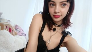 Cassy Vixen redhead cam room online