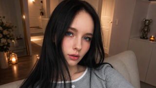 CatherineReitman live model chat thumbnail