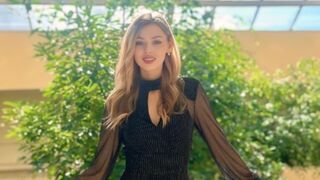 CharlotteReimer cam room profile thumbnail