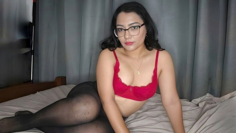 CharlotteValent cam chat room profile image