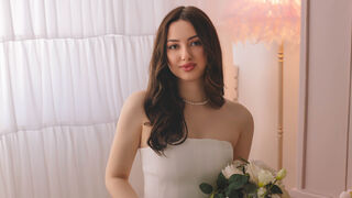 ChristinaCox live cam room thumbnail