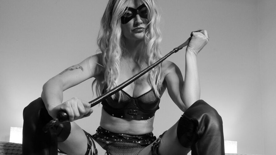 CruellaCox adult live cam profile image