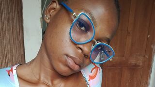 Dah Norah live twerking show