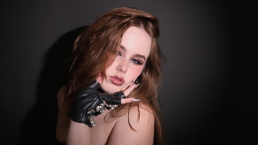 DanaFenix live cam model profile image
