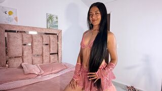 Dannie Flores small boobs cam girl
