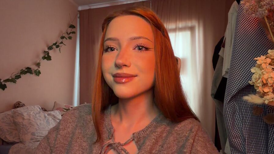 DianniLinell cam room profile profile image